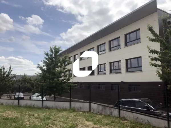 Location Bureau Chanteloup Les Vignes 78570