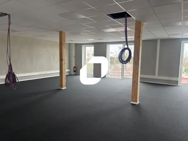 Vente Bureau Bruges 33520