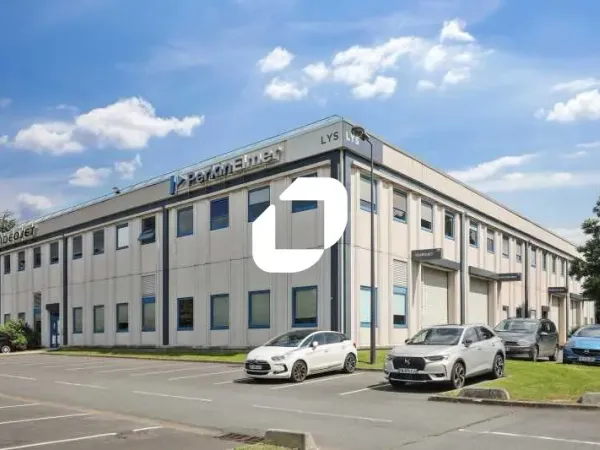 Locaux d'activités avec bureaux dans un parc clos et sécurisé