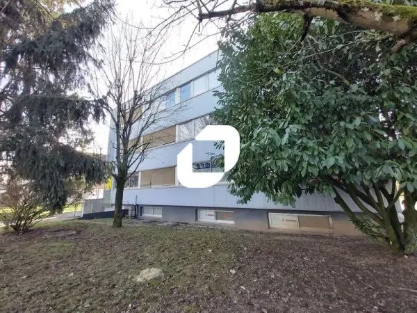 Bureaux récent et lumineux avec local d'activité