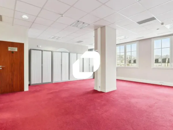 Location Bureau Chessy 77700