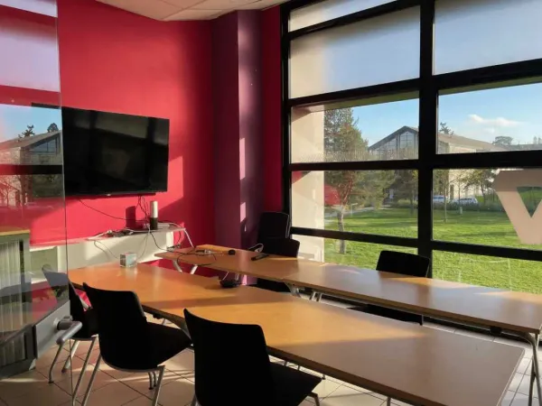 PLATEAU DE BUREAU 82 M2 - ACCES PMR - A VENDRE A SOISSONS - Zone Franche