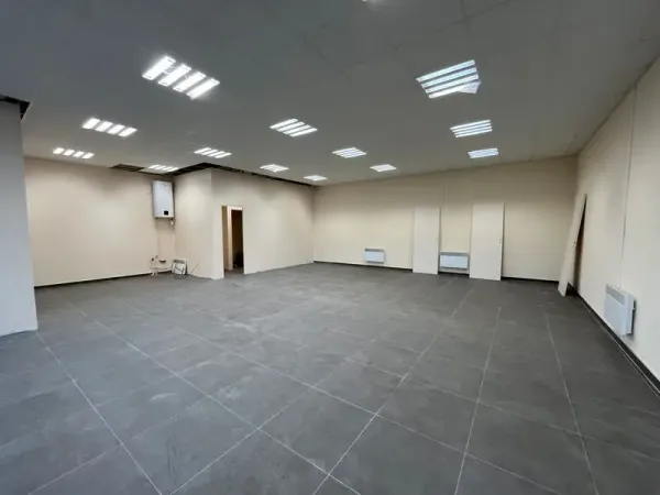 BUREAUX À LOUER - PARC D'ACTIVITÉ LES MARCHES DE L'OISE - MONTATAIRE