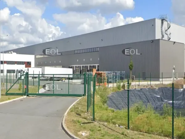 A LOUER PLATEFORME DE 31 600 M² à proximité immédiate de Dourges
