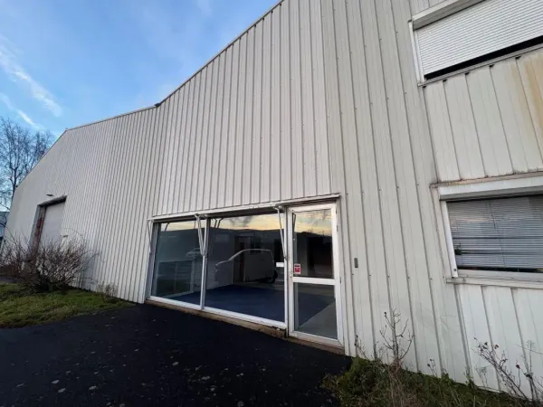 LOCAUX D'ACTIVÉ À LOUER - 330 M2 - SAINT-HERBLAIN