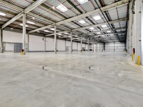 A LOUER - Entrepôt logistique de 6 332 m² à Servon (77) 