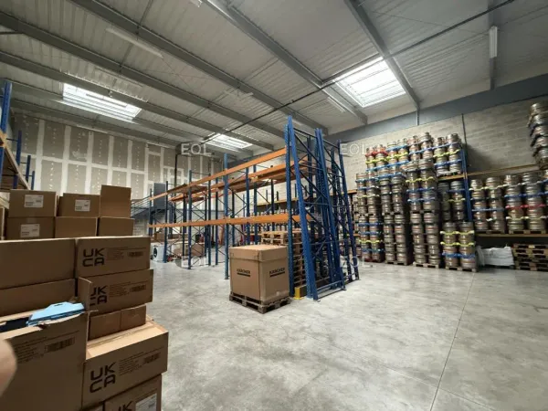 Local d'activité avec bureaux de 569 m² à vendre - Bussy-Saint-Georges (77)