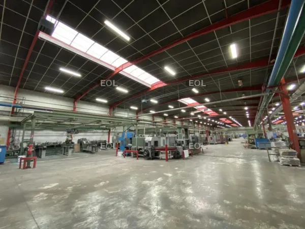 A LOUER - Entrepôt de 5 155 m²
