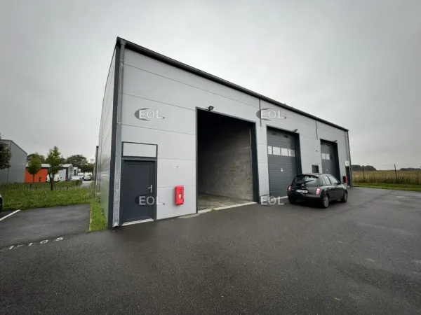 Local d'activités avec bureaux neuf de 142m² à louer, Combs la Ville (77) - EOL