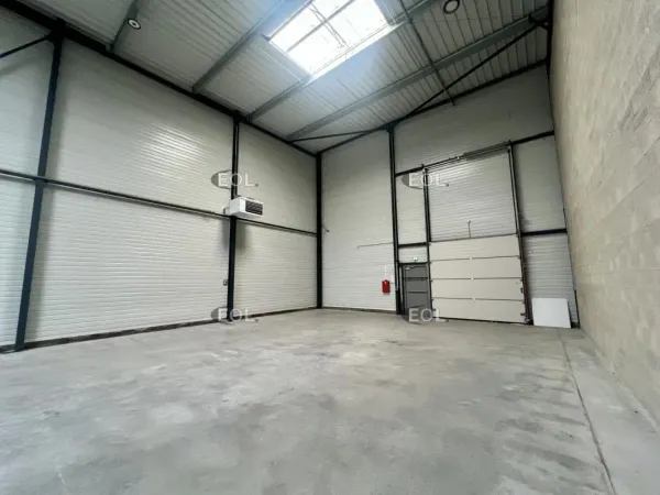 A louer - local d'activité avec bureaux de 409 m²