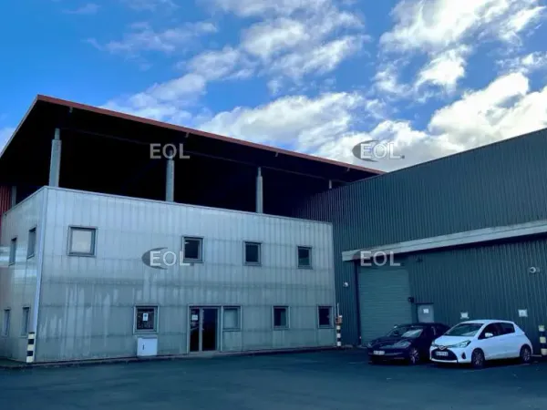 A LOUER - Locaux d'activité avec bureaux à partir de 834 m² à Serris (77)