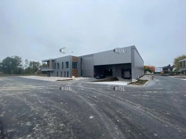 Bâtiment d'activité avec bureaux de 1 414 m² à louer à Courtry (77)