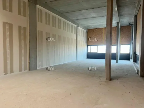 A vendre - entrepôts de 200 m² à 250 m²