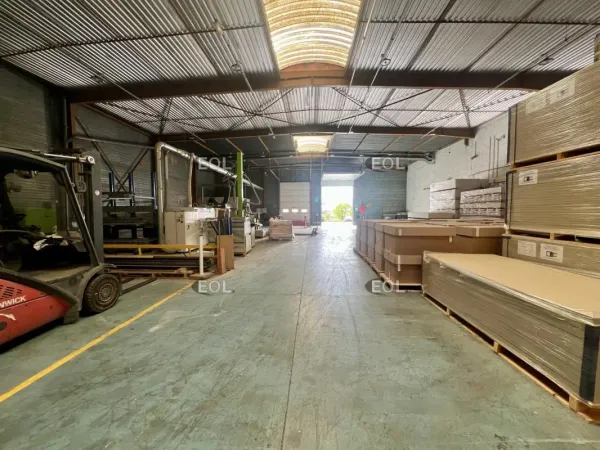 A louer - entrepôt de 1 500 m²