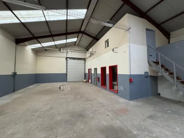 A LOUER - Bâtiment d'activité avec bureaux à partir de 270 m² à Brie-Comte-Robert (77)