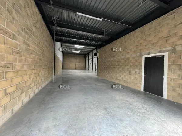À vendre - Locaux neuf 495 m²