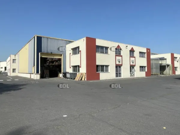 A LOUER : Local d'activités de 647 m²
