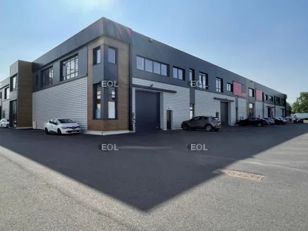 A LOUER : Local d'activités de 520 m²