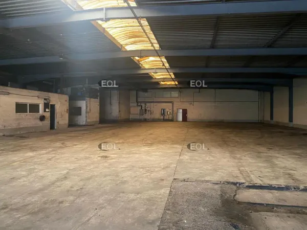 A LOUER - Entrepôt avec bureaux de 1 749 m² à Noisiel (77)