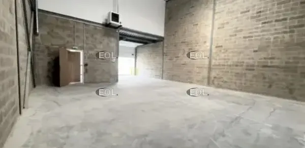 Cellule d'activité à louer - 178 m² à Feucherolles