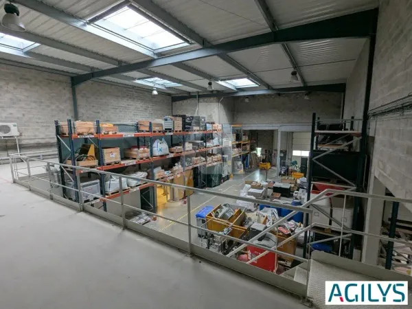 A LOUER : 1248 m² d'activités / bureaux divisibles à partir de 600 m²