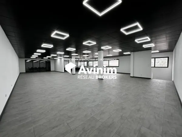 Ensemble Immobilier Polyvalent - Idéal Centre de Formation ou E