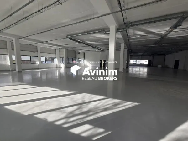 A LOUER A CERGY ENTREPOT+BUREAUX 1.241 M²