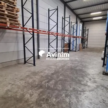 A LOUER UN ENTREPÔT DE 295m2 À CHAMBLY