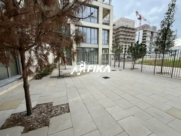 LOCAL COMMERCIAL A VENDRE OU A LOUER