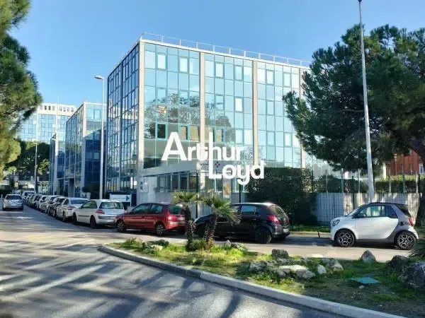 BUREAUX PMR SUR NICE OUEST A LOUER