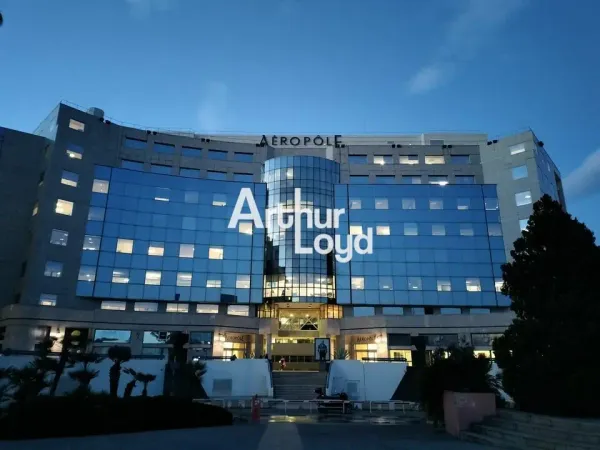 BUREAUX GRAND ARENAS + PARKING A LOUER