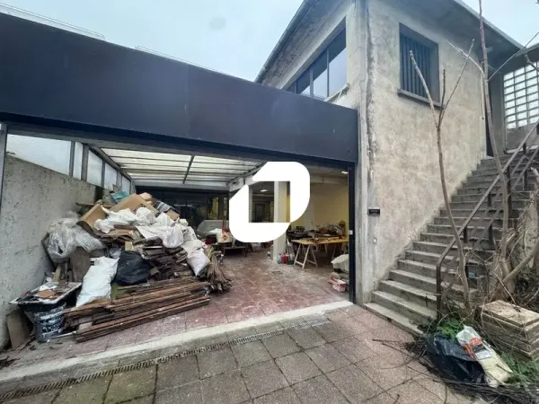 A VENDRE OU A LOUER