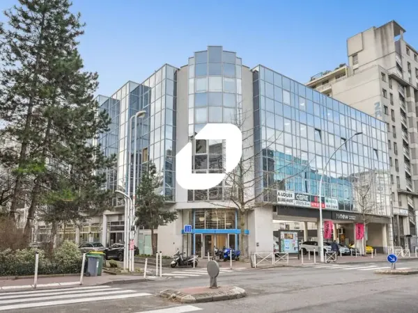 A LOUER, Bureaux à louer au pied de la Porte d'Orléans