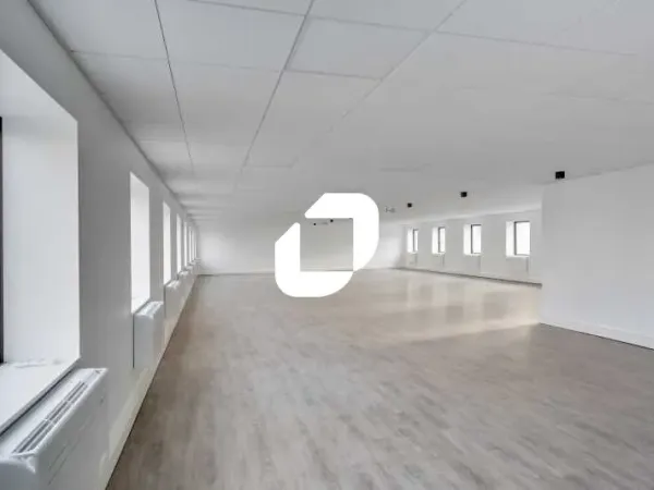 A LOUER, Bureaux au pied du périphérique !