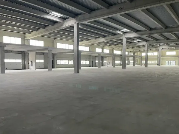 A LOUER LOCAUX D'ACTIVITES A PARTIR DE 309M2 LA CIOTAT
