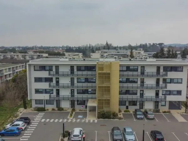 À LOUER OU À VENDRE - BUREAUX 98M² - AVIGNON