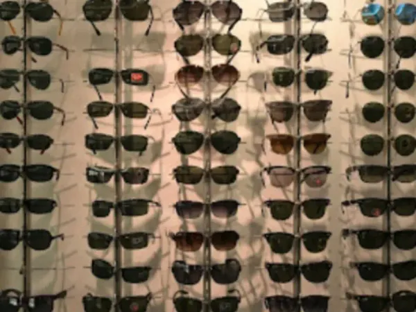 VENTE FOND DE COMMERCE OPTICIEN - 160M2 AVIGNON