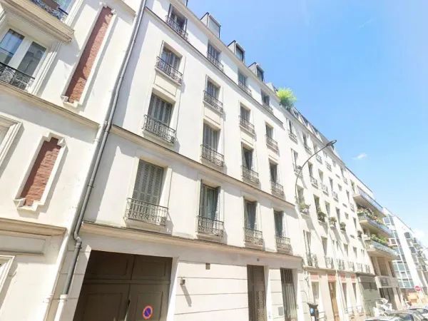 Bureaux à louer et à vendre de 245m2