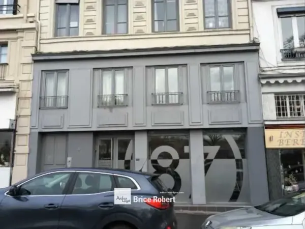A louer - bureaux en rez de chaussée - Lyon 7ème 