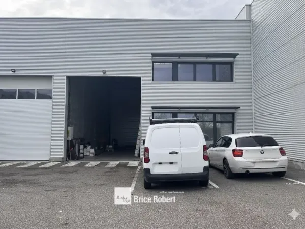 A louer - Local d'activités récent de 170 m² au sein d'une zone dynamique - Genas