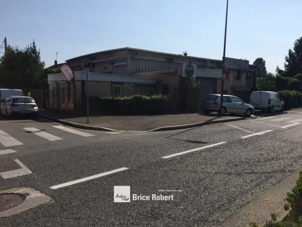 A louer - Local industriel avec bureaux rafraîchis - Villeurbanne