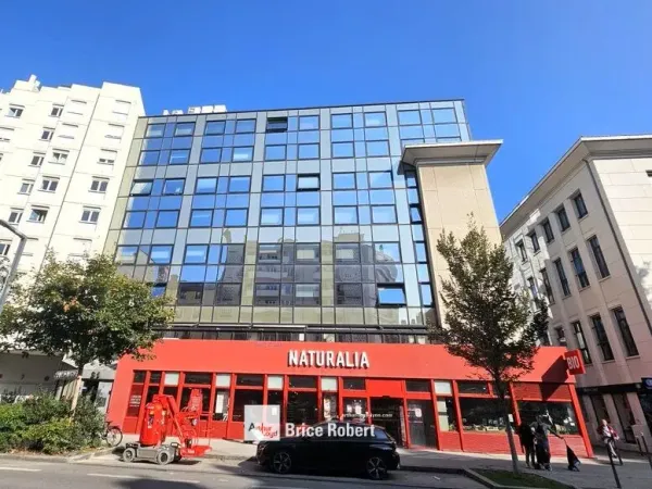 A vendre - LE GRAND ANGLE - Bureaux en R+5 - Villeurbanne