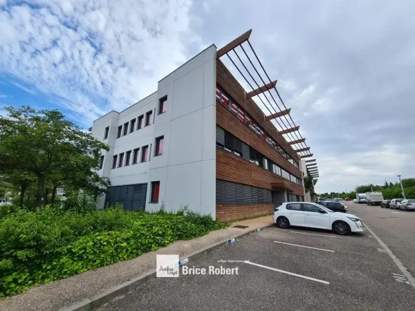 A louer - WOODSTOCK - Bureaux dans un parc tertiaire - Saint-Priest