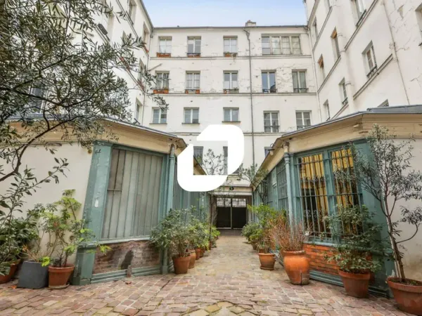 A VENDRE, TRES LUMINEUX