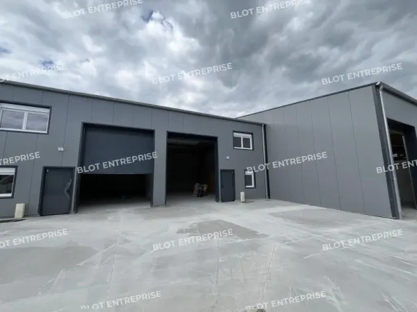 À LOUER - LOCAUX D'ACTIVITÉS - 175 m² - THOUARE-SUR-LOIRE