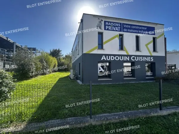 À LOUER - BUREAUX - LOCAUX COMMERCIAUX - 125 M² - VERTOU