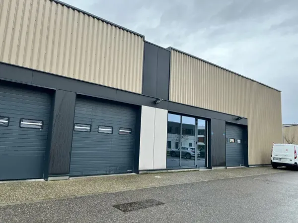 LOCAUX D'ACTIVITE ET BUREAUX A LOUER
