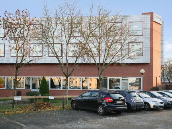 A LOUER - Bureaux - PARC DES GRILLONS - Le Pecq