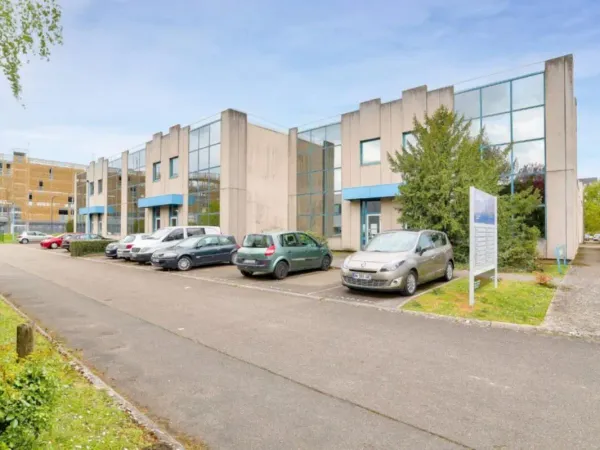 A LOUER - Locaux d'activités avec bureaux