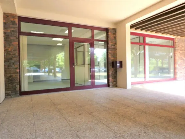 A LOUER - Bureaux commerce de 130 m²